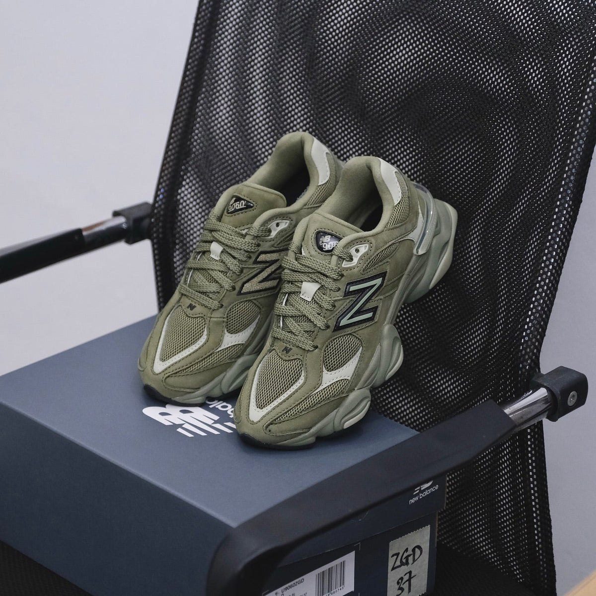 New Balance 9060 | Dark Olivine
