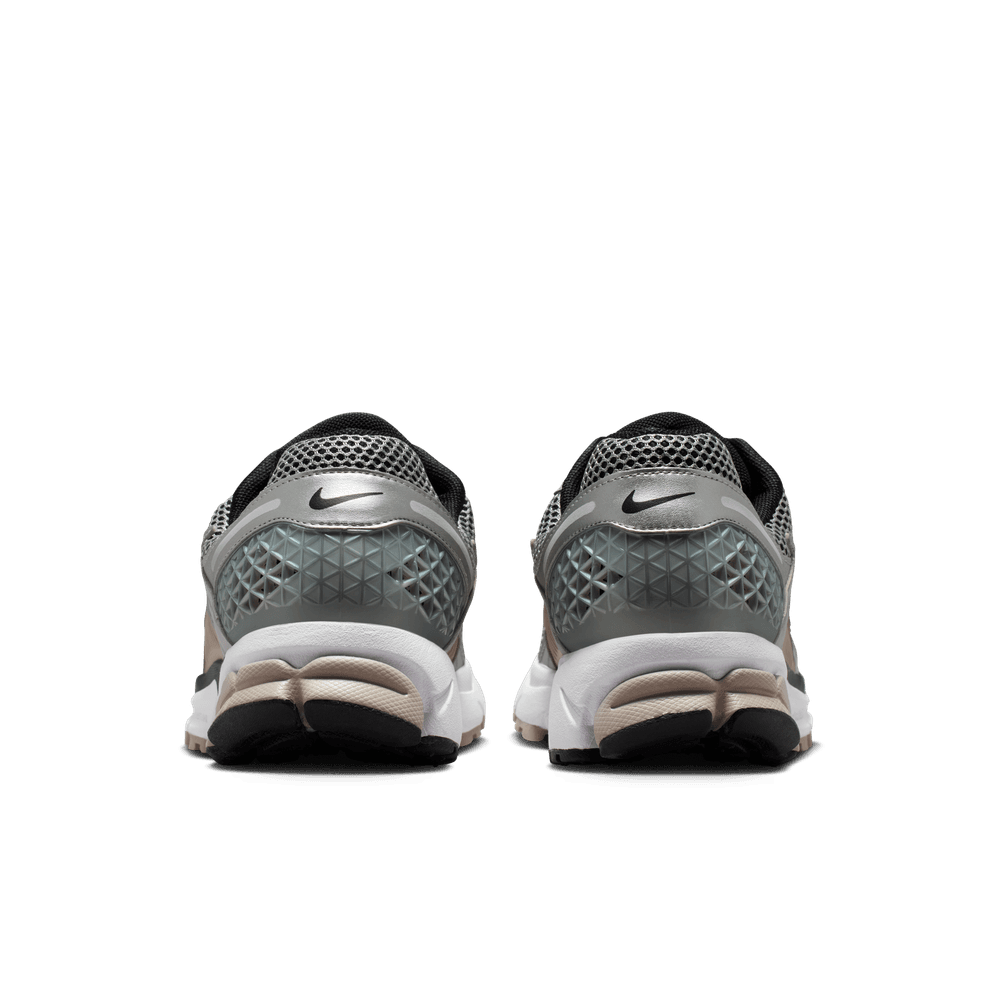 Nike Zoom Vomero 5 | Metallic Silver