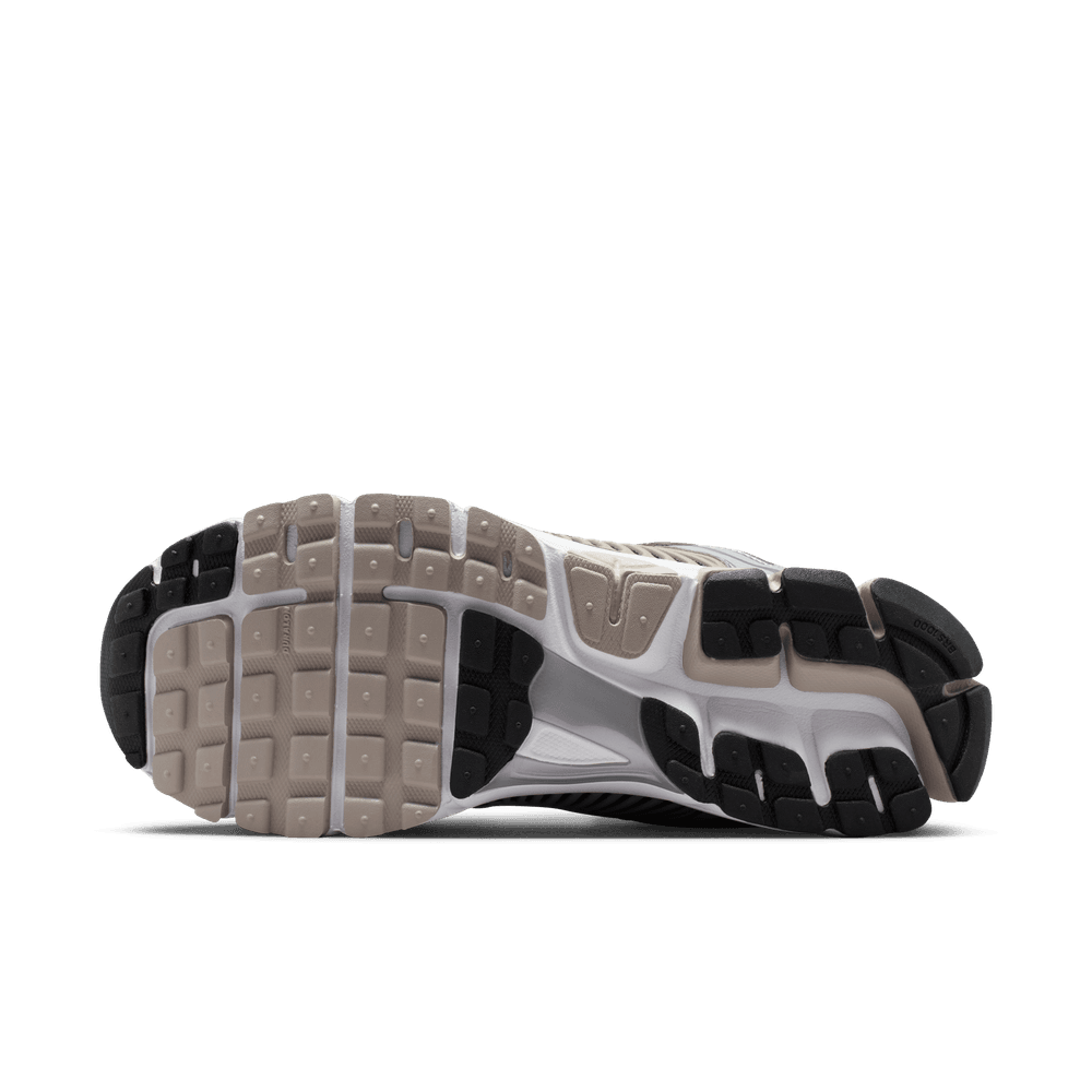 Nike Zoom Vomero 5 | Metallic Silver