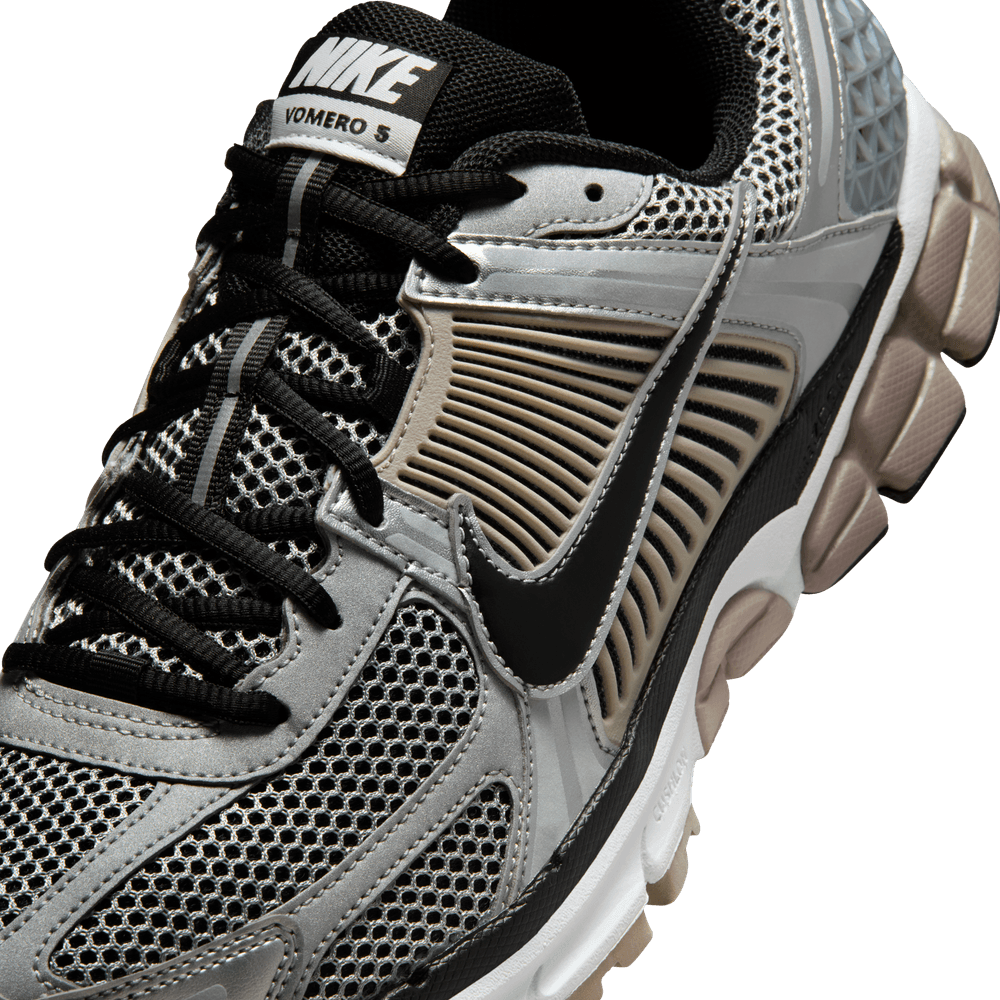 Nike Zoom Vomero 5 | Metallic Silver