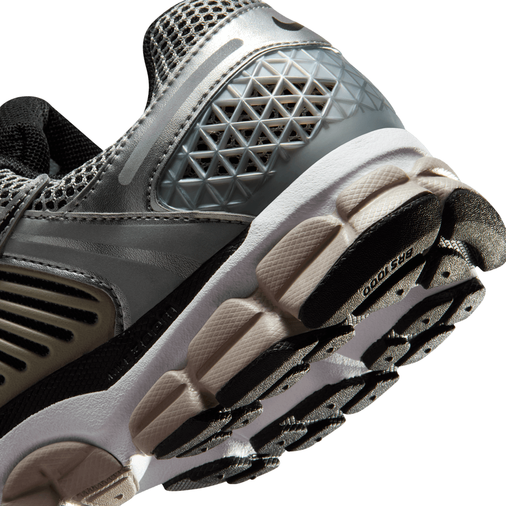 Nike Zoom Vomero 5 | Metallic Silver